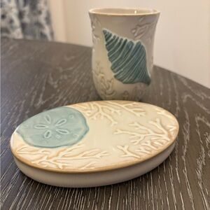 Cracker Barrel White Sands Ceramic Soap Dish And Cup Bathroom Set Blue/Cream